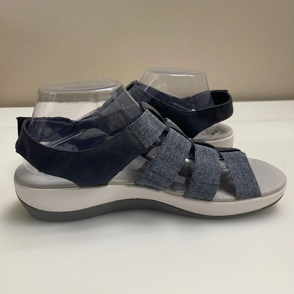 Clarks Sandals Womens 10W Navy Arla Shaylie Cloudsteppers Comfort Strappy Shoe